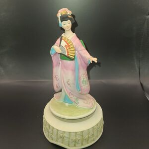 Napcoware Vintage Japanese Geisha Music Box